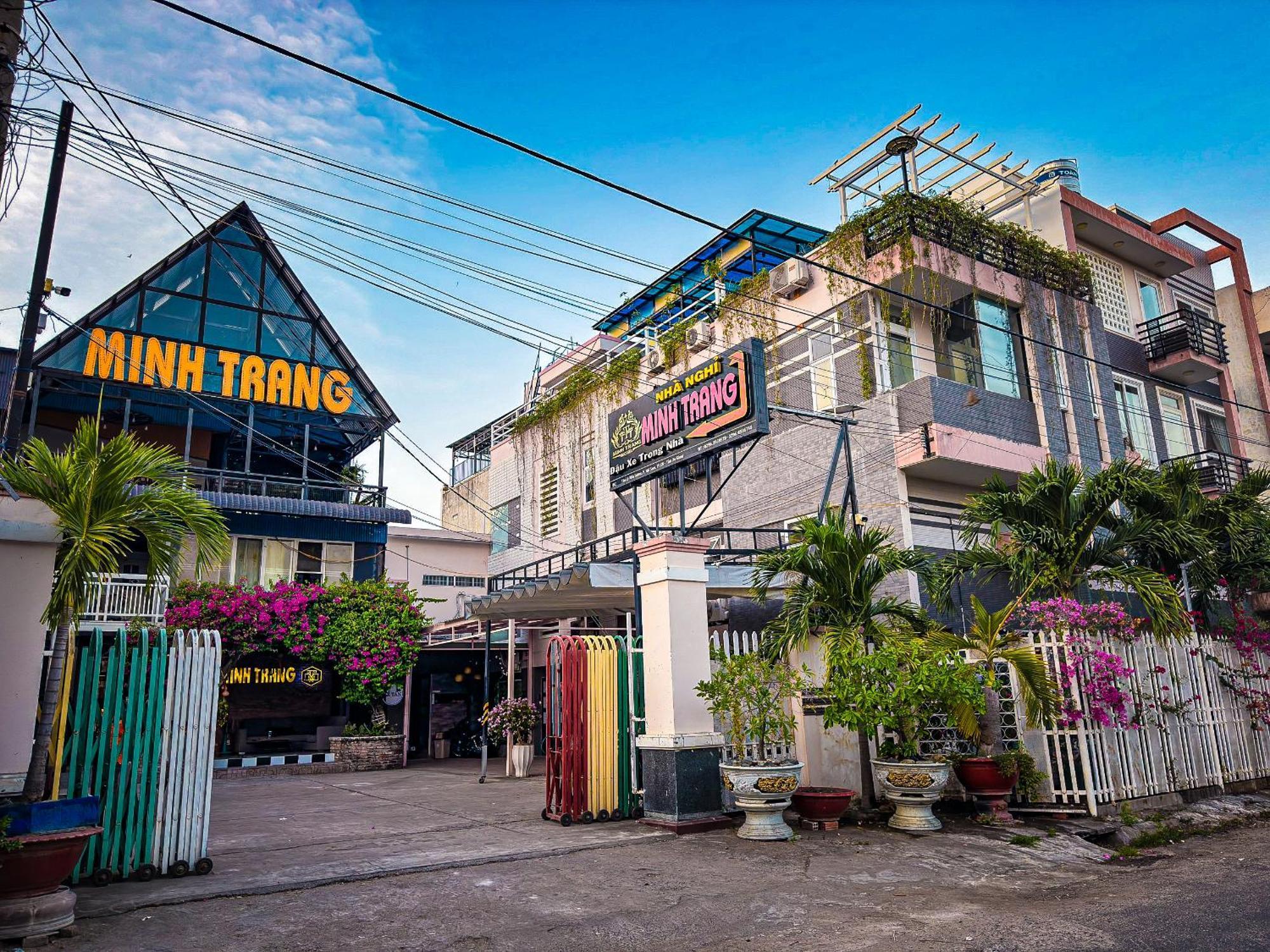 Minh Trang Motel Chau Doc Exterior photo
